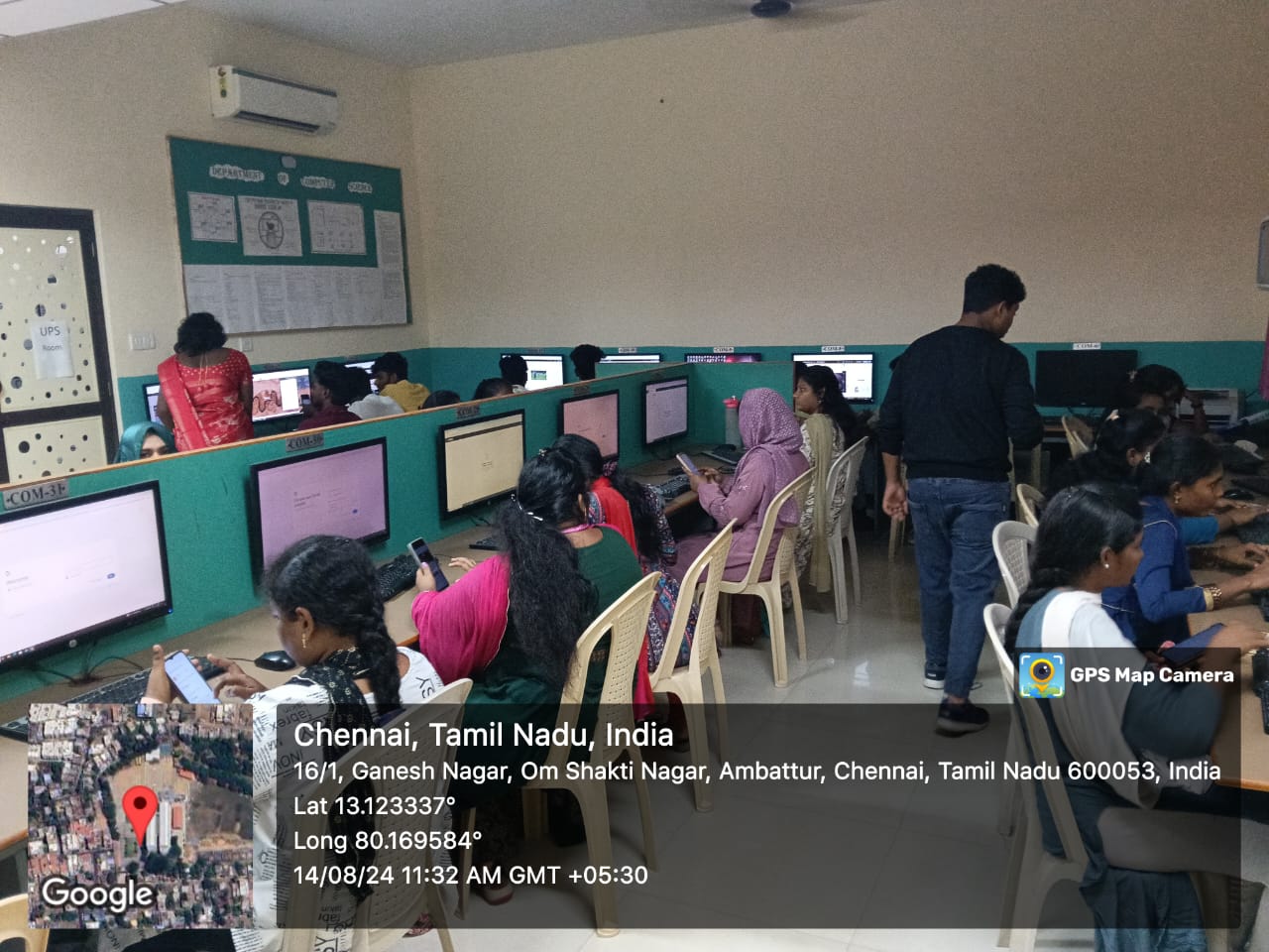Students learning Generative AI at NextGen Learners
